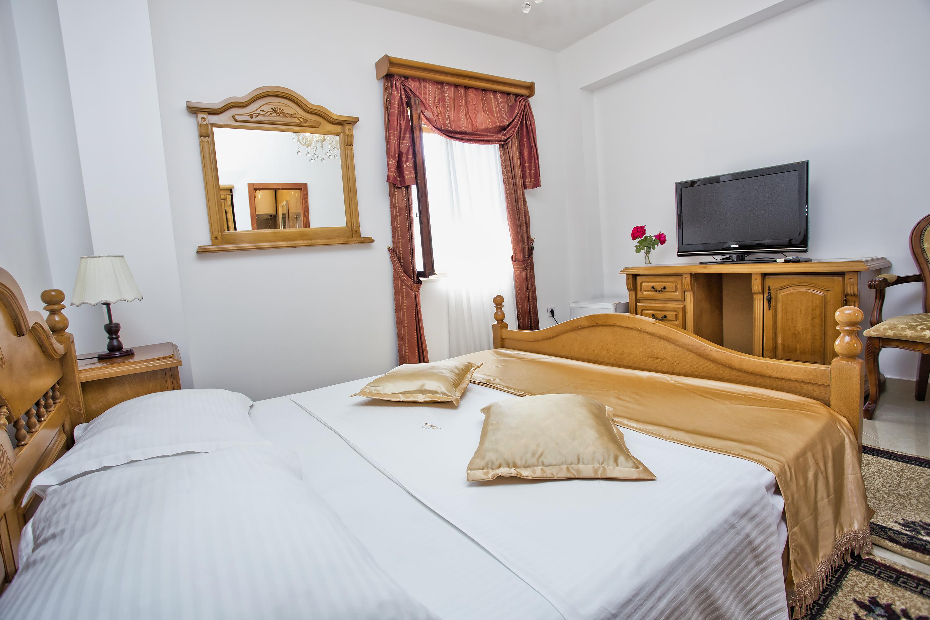 Apartments Admiral Perast Luaran gambar