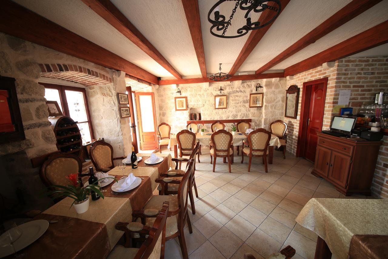 Apartments Admiral Perast Luaran gambar