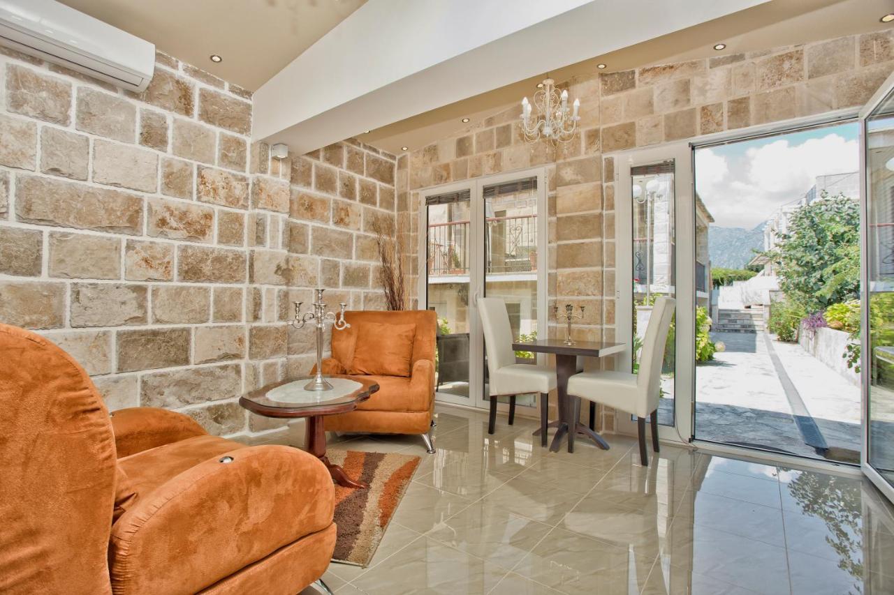 Apartments Admiral Perast Bilik gambar